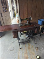 Beautiful singer sewing machine and stand