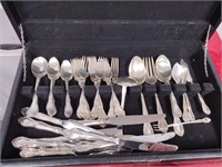 Flatware set see below 




 knives are