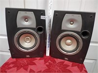 Pair of jbl speakers
