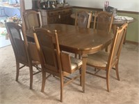 BASSETT DINING ROOM TABLE W/ 6 CHAIRS & LEAF