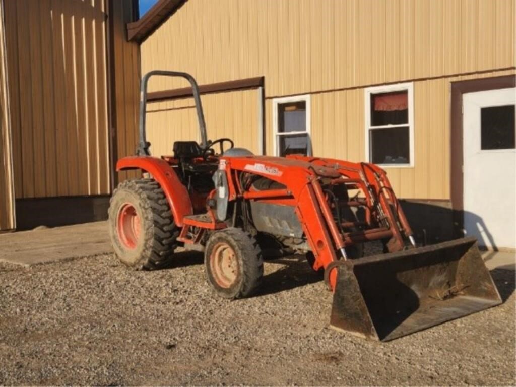 White's Spring Machinery Auction 2023