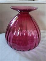 Pilgrim Glass Raspberry Vase