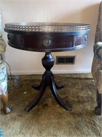 Vintage Duncan Phyfe Pedestal table