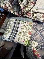 Queen quilt and two shams