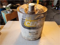 Old Vintage  oil can