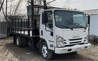 2016 Isuzu NRR truck