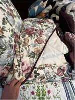 Queen Comforter and pillows