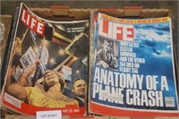 APPROX 25 VINTAGE LIFE MAGAZINES