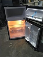 Frigidaire fridge model number ffps3133um