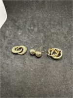 Three Pairs of 14kt Gold Earrings - 5.8 gtw