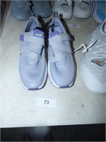 NEW AVIA SIZE 8 SHOES