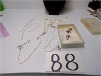 EARRING AND NECKLACE SET