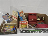 COLLECTIBLE TOY LOT:
