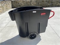 Rubbermaid Commercial Janitorial Cart