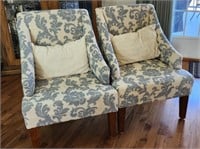 Blue and white Pair of sitting chairs