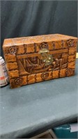 Ornate wood box/clasp Needs fixed