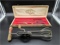 VINTAGE CARVING SET AND HAND MIXER