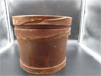 COVERED WOODEN ROUND BOX