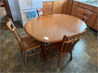 Walter of Walbash Cochrane Trasher Table & Chairs