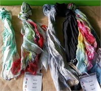 43 - NEW WMC LOT OF 4 SCARVES (D8)