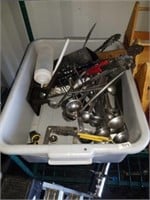 Bussing bin of utensils