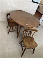 Round Vintage Table & Chairs