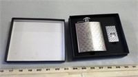 Stainless Steel Hip Flask & Lighter Gift box (new)
