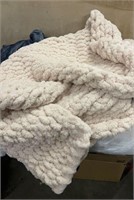 Heated electric blanket & chunky knit throw