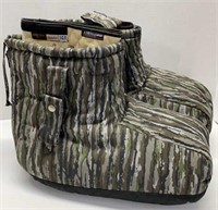 Cabela’s size 14 thermal boot covers
