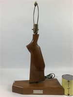 Lampe vintage Judd Gunstocks, fonc