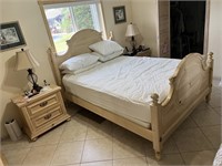 LINK TAYLOR 5 PIECE WOOD BEDROOM SET. QUEEN