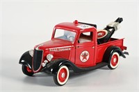 SOLIDO FORD V8 TEXACO TOW TRUCK 1/18