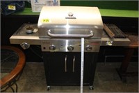 Char Broil Grill comes with tank