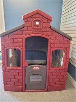 Little Tikes play house in very good condition