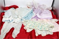 VARIETY OF OLD CHILDREN'S CLOTHES