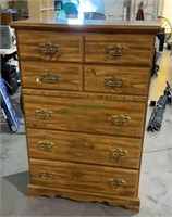 Chest of drawers with five drawers measuring 51