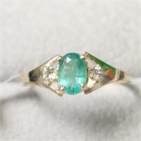 $1210 10K  Emerald(0.45ct) Diamond(0.07ct) Ring