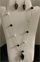 Fresh water pearls earrings & necklace