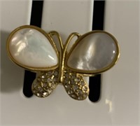 White mother pf pearl butterfly ring (size 7)