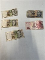 Mixture of foreign paper money