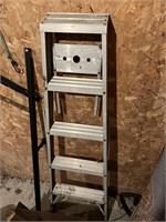 5 foot aluminum step ladder.