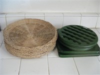 Eight Straw Plate Holders & 4 Trivets