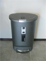 13.2 Gallon Steel Pedal Trash Can