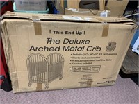 THE DELUXE ARCHED MATAL CRIB