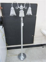 METAL BASE FLOOR LAMP