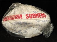 VINTAGE OU Sooners Team signed Football 1990 - Spo