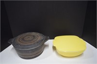 Two Hard To Find Colored Pyrex Bowls w/ Lids,