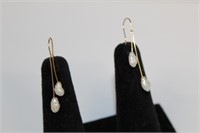 14K Yellow Gold Pierced Earrings with freshwater