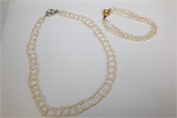 2 Freshwater pearl Necklace & Bracelet