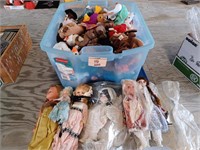 LIDDED TOTE FILLED W/ TY BEANIE BABIES, GROUP OF